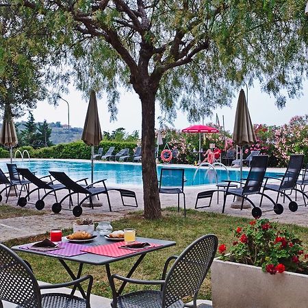 Castellaro Golf Resort المظهر الخارجي الصورة