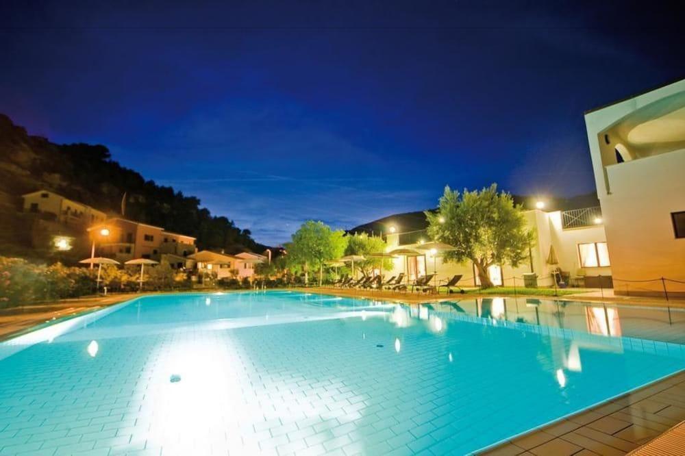Castellaro Golf Resort المظهر الخارجي الصورة