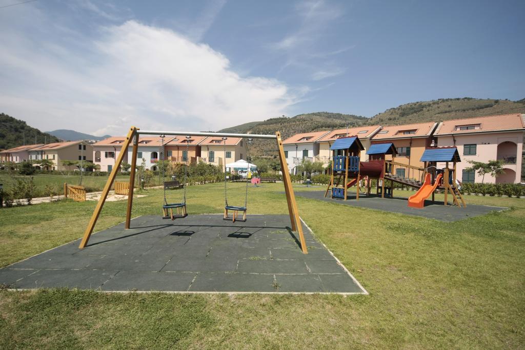 Castellaro Golf Resort المظهر الخارجي الصورة