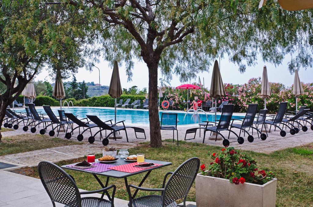 Castellaro Golf Resort المظهر الخارجي الصورة