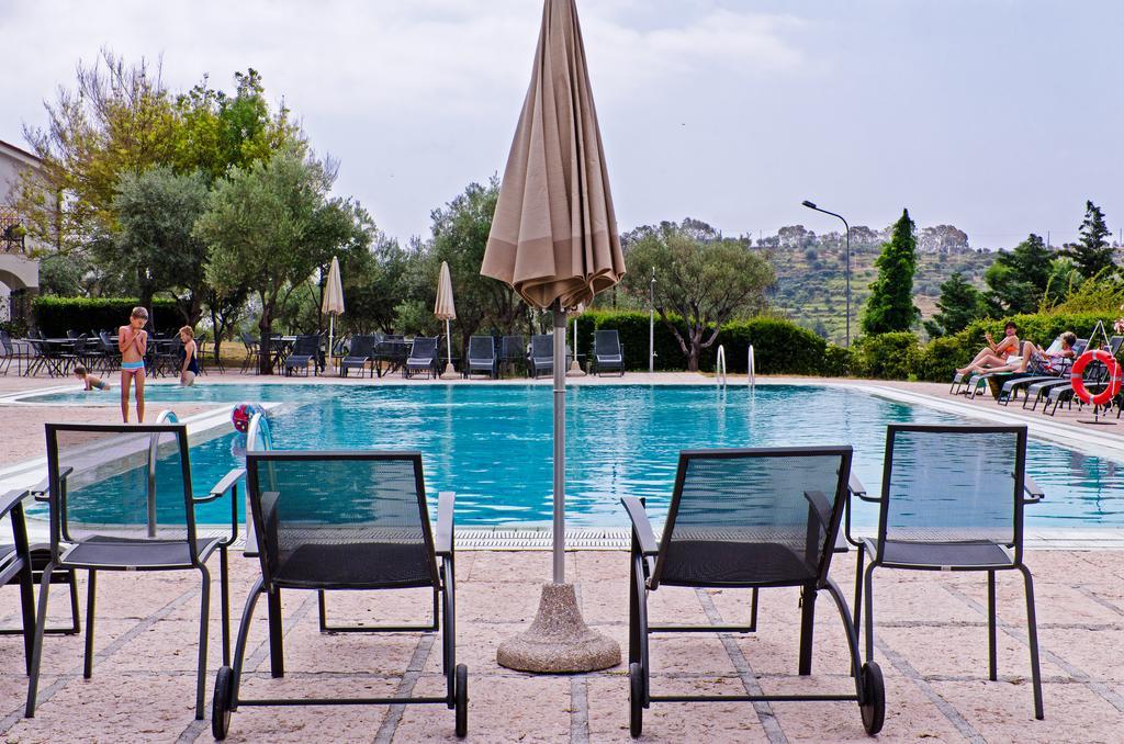 Castellaro Golf Resort المظهر الخارجي الصورة