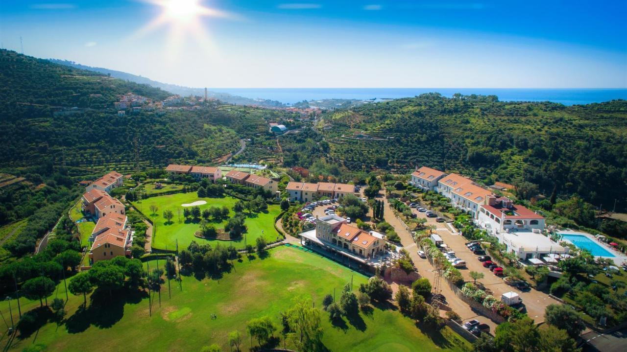 Castellaro Golf Resort المظهر الخارجي الصورة